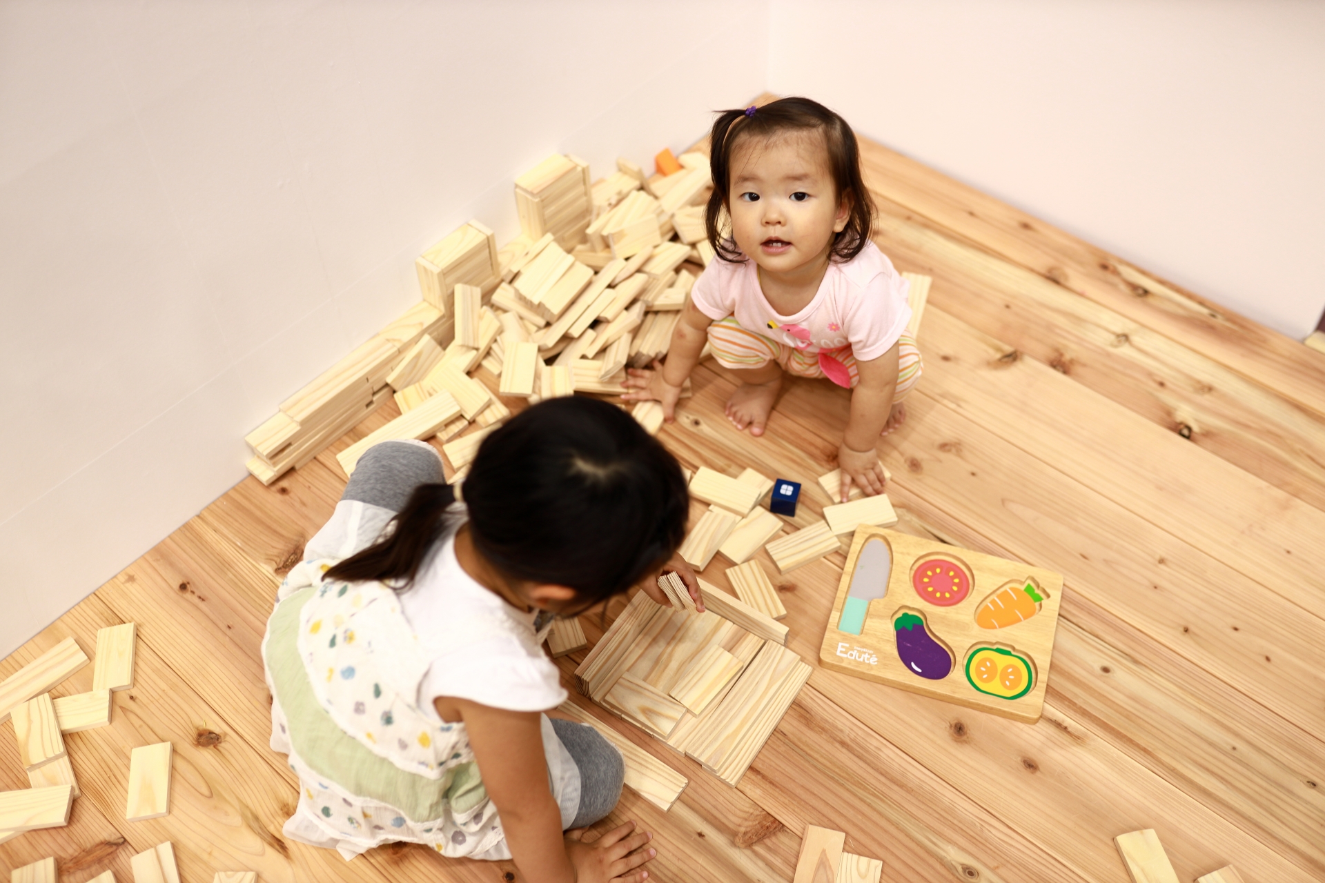 フローリング 子供